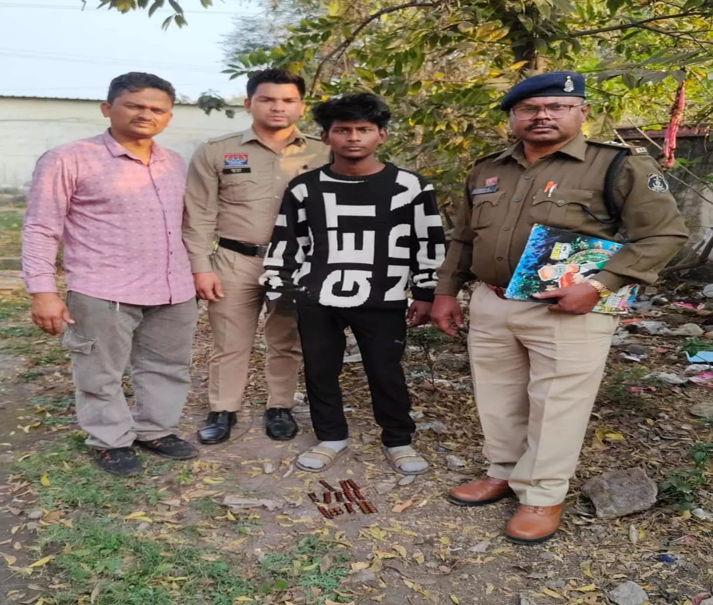 रायपुर: प्रतिबंधित नशीली टैबलेट के साथ मयंक सोनी गिरफ्तार रायपुर: प्रतिबंधित नशीली टैबलेट के साथ मयंक सोनी गिरफ्तार