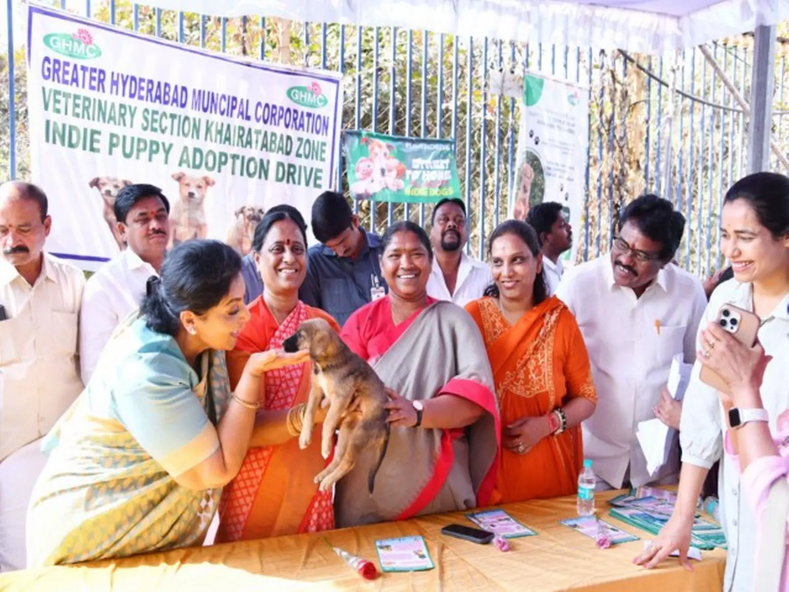 तेलंगाना में कोंडा सुरेखा, रेणुका चौधरी द्वारा समर्थित GHMC पहल में 30 पिल्लों को घर मिला तेलंगाना में कोंडा सुरेखा, रेणुका चौधरी द्वारा समर्थित GHMC पहल में 30 पिल्लों को घर मिला