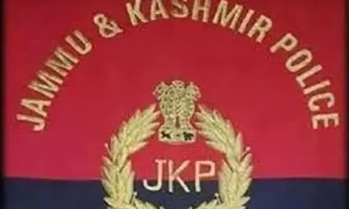 Jammu-Kashmir: पुलिस ने पेट्रोलिंग के दौरान संदिग्ध गतिविधि देखी