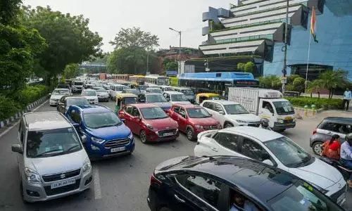 Delhi सरकार पुराने वाहनों को ज़ब्त कर स्क्रैप करेगी