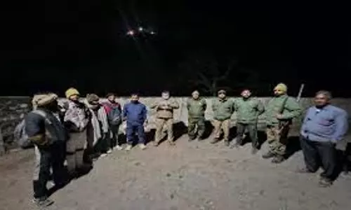 Rishikesh: नीलकंठ महादेव का दर्शन कर लौट रहे पांच श्रद्धालु जंगल में भटके, पुलिस ने किया रेस्क्यू Rishikesh: नीलकंठ महादेव का दर्शन कर लौट रहे पांच श्रद्धालु जंगल में भटके, पुलिस ने किया रेस्क्यू