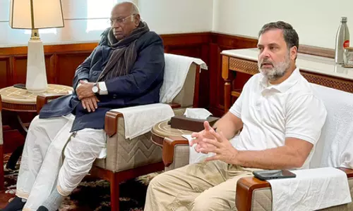 महाशिवरात्रि पर मल्लिकार्जुन खड़गे और राहुल गांधी समेत कई विपक्षी नेताओं ने दीं शुभकामनाएं महाशिवरात्रि पर मल्लिकार्जुन खड़गे और राहुल गांधी समेत कई विपक्षी नेताओं ने दीं शुभकामनाएं