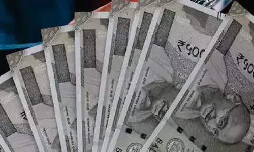 पोस्ट मास्टर ग्रामीणों का पैसा लेकर फरार, फर्जीवाड़े का सनसनीखेज मामला पोस्ट मास्टर ग्रामीणों का पैसा लेकर फरार, फर्जीवाड़े का सनसनीखेज मामला