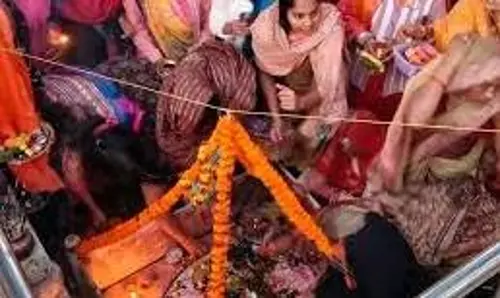Ghazipur: महाशिवरात्रि पर आस्था का सैलाब Ghazipur: महाशिवरात्रि पर आस्था का सैलाब