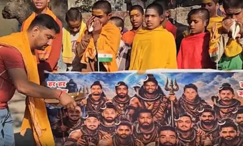 भारत-पाक मैच: पटना में फैंस उत्साहित, महाशिवरात्रि पर विशेष अंदाज में की टीम की विजय कामना भारत-पाक मैच: पटना में फैंस उत्साहित, महाशिवरात्रि पर विशेष अंदाज में की टीम की विजय कामना