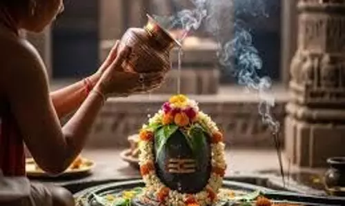Mahashivratri 2026: जानें महाशिवरात्रि पर जलाभिषेक (शिवलिंग पर जल चढ़ाने) के नियम Mahashivratri 2026: जानें महाशिवरात्रि पर जलाभिषेक (शिवलिंग पर जल चढ़ाने) के नियम