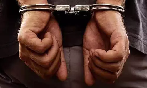 Manipur में दो महिलाओं समेत 3 आतंकवादी गिरफ्तार Manipur में दो महिलाओं समेत 3 आतंकवादी गिरफ्तार