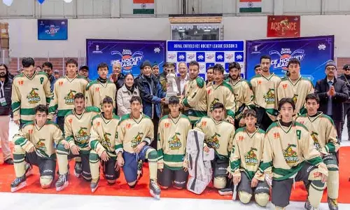 हुमास वॉरियर्स ने लेह में आइस हॉकी लीग पुरुष वर्ग का खिताब जीता हुमास वॉरियर्स ने लेह में आइस हॉकी लीग पुरुष वर्ग का खिताब जीता