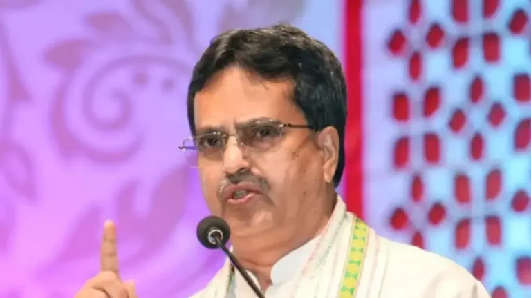 Tripura CM माणिक साहा ने कोकबोरोक भाषा के लिए भारतीय मूल की स्क्रिप्ट की वकालत की Tripura CM माणिक साहा ने कोकबोरोक भाषा के लिए भारतीय मूल की स्क्रिप्ट की वकालत की