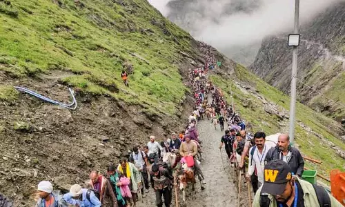 Kashmir के डीसी ने आगामी अमरनाथ यात्रा के इंतजामों का जायजा लिया