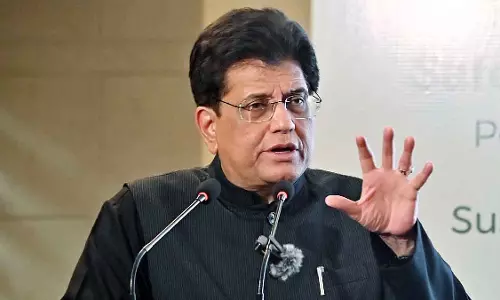 महाराष्ट्र के विकास को गति देने के लिए ₹1 लाख करोड़ का आवंटन किया गया है : Union Minister महाराष्ट्र के विकास को गति देने के लिए ₹1 लाख करोड़ का आवंटन किया गया है : Union Minister
