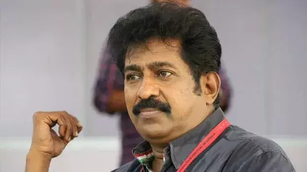 Kerala: कांग्रेस ने पूर्व अकादमी चेयरमैन को पार्टी में लाने के लिए शुरू की पहल
