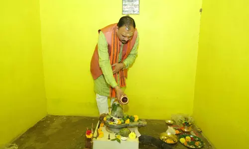 स्वास्थ्य मंत्री जायसवाल ने रतनपुर में भगवान शिव की पूजा-अर्चना की
