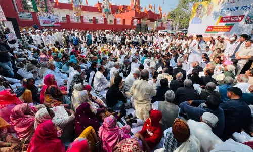 Haryana कांग्रेस ने बुजुर्ग पेंशन बंद करने के विरोध में सोनीपत में विरोध प्रदर्शन किया Haryana कांग्रेस ने बुजुर्ग पेंशन बंद करने के विरोध में सोनीपत में विरोध प्रदर्शन किया