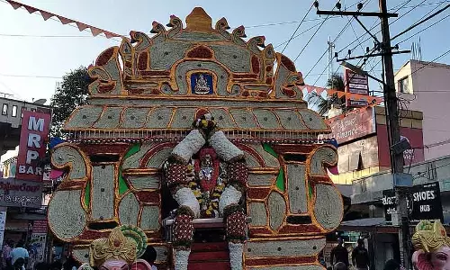 Shivaratri महोत्सव: एक शानदार जुलूस Shivaratri महोत्सव: एक शानदार जुलूस
