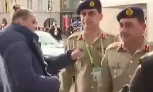 म्यूनिख कार्यक्रम में सुरक्षा अधिकारी ने पाक आर्मी चीफ से पहचान सत्यापन किया म्यूनिख कार्यक्रम में सुरक्षा अधिकारी ने पाक आर्मी चीफ से पहचान सत्यापन किया