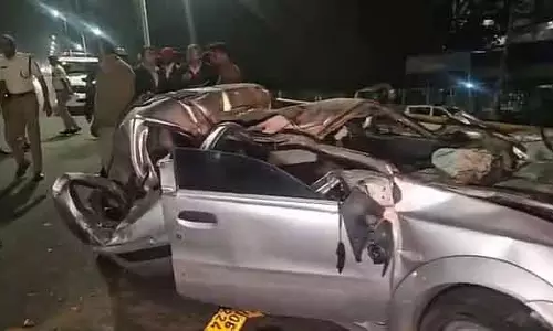Bengaluru में तेज रफ्तार कार की बस से टक्कर, 5 युवकों की मौत