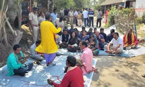 आंगनवाड़ी में दलित हेल्पर को लेकर जाति विवाद के बाद गतिरोध खत्म हुआ आंगनवाड़ी में दलित हेल्पर को लेकर जाति विवाद के बाद गतिरोध खत्म हुआ