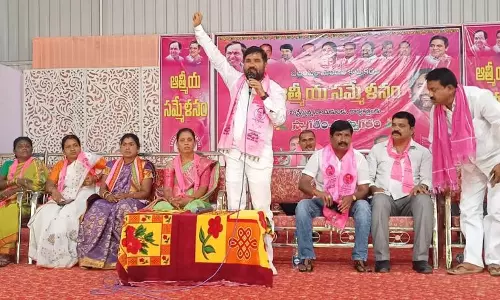Adilabad की पांच नगर पालिकाओं में चेयरमैन पद की दौड़ तेज हो गई है।