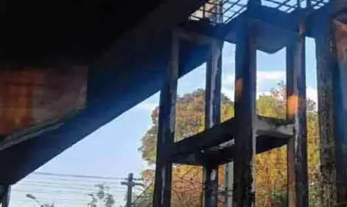 Railway ओवरपास का फुटपाथ; रेनोवेशन के लिए फंड दिया गया Railway ओवरपास का फुटपाथ; रेनोवेशन के लिए फंड दिया गया