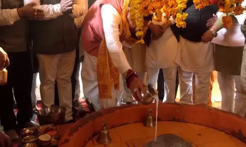 CM धामी ने महाशिवरात्रि पर वनखंडी महादेव मंदिर में जलाभिषेक किया