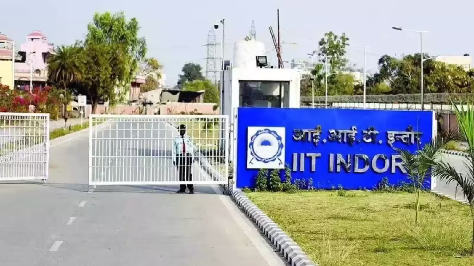 Indore: आईईटी इंदौर में रैगिंग कांड, चार छात्रों पर बड़ी कार्रवाई