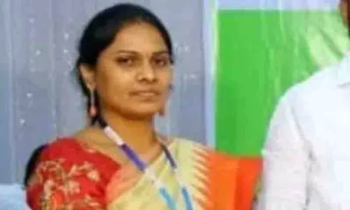 Akshara Chit Fund डायरेक्टर पेराला श्रीविद्या बेंगलुरु एयरपोर्ट पर गिरफ्तार