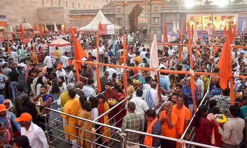 UP : काशी विश्वनाथ धाम में 62 भारतीय और विदेशी मंदिरों की पवित्र वस्तुएं चढ़ाई गई