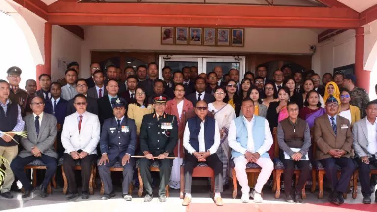 Manipur CM ने सैनिक स्कूल इंफाल के हालात देखे, जल्द कार्रवाई का आश्वासन Manipur CM ने सैनिक स्कूल इंफाल के हालात देखे, जल्द कार्रवाई का आश्वासन