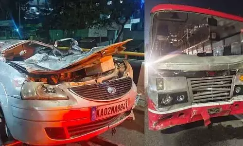 Hoskote हादसे के बाद नेलमंगला हाईवे पर हुए भयानक हादसे में पांच लोगों की मौत हो गई Hoskote हादसे के बाद नेलमंगला हाईवे पर हुए भयानक हादसे में पांच लोगों की मौत हो गई