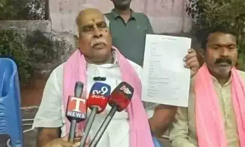 कांग्रेस MLC डांडे विट्टल कागजनगर नगर पालिका में वोट देने के लिए गैर-कानूनी तरीके से रजिस्टर्ड