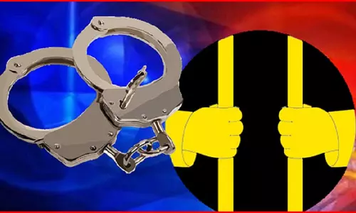 OMG! 45 लाख का चूना लगाया, इन्वेस्टमेंट के नाम पर ठगने वाला गिरोह क्राइम ब्रांच के हत्थे चढ़ा OMG! 45 लाख का चूना लगाया, इन्वेस्टमेंट के नाम पर ठगने वाला गिरोह क्राइम ब्रांच के हत्थे चढ़ा