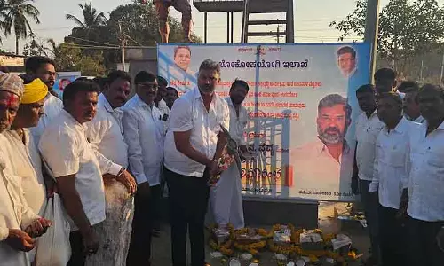 Belgaum : MLA विश्वास वैद्य ने सड़क निर्माण कार्य का शुभारंभ किया Belgaum : MLA विश्वास वैद्य ने सड़क निर्माण कार्य का शुभारंभ किया