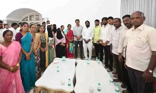 KTR ने महबूबनगर के पार्षदों को बधाई दी KTR ने महबूबनगर के पार्षदों को बधाई दी