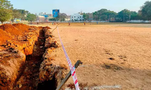 HMDA ने SCB एलिवेटेड कॉरिडोर के लिए मशहूर त्रिमुलघेरी फुटबॉल ग्राउंड को खोदा