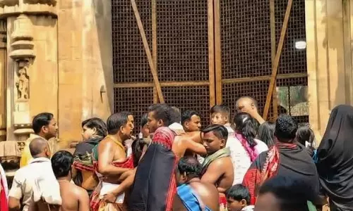महाशिवरात्रि के मौके पर लिंगराज मंदिर के अंदर हाथापाई की खबर