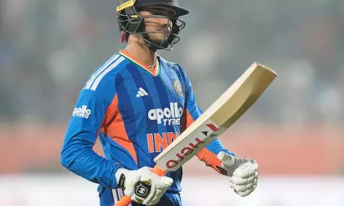 IND vs PAK T20 WC: भारत को लगा पहला झटका, अभिषेक शर्मा आउट
