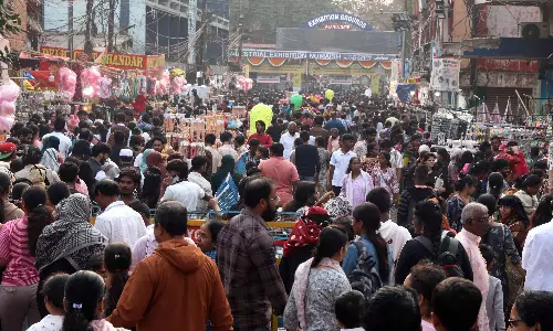 Nampally नुमाइश 85वें साल में शुरू, हलीम और स्ट्रीट फूड ने किया आकर्षित Nampally नुमाइश 85वें साल में शुरू, हलीम और स्ट्रीट फूड ने किया आकर्षित