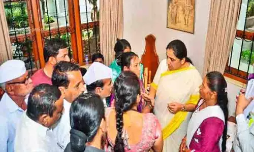 Baramati में डिप्टी सीएम के पहले जनता दरबार में भारी भीड़ Baramati में डिप्टी सीएम के पहले जनता दरबार में भारी भीड़