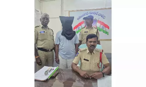 Karimnagar  में नकली सुसाइड करने वाले सीरियल अपराधी को गिरफ्तार