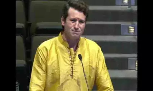 Alex Stein ने टेक्सास में हिंदू धर्म का मज़ाक उड़ाए जाने पर गुस्सा जताया Alex Stein ने टेक्सास में हिंदू धर्म का मज़ाक उड़ाए जाने पर गुस्सा जताया