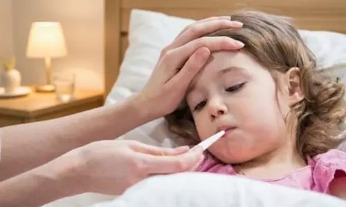 मौसम बदलते ही बच्चे क्यों पड़ते हैं बीमार? जानिए बचाव का आसान तरीका