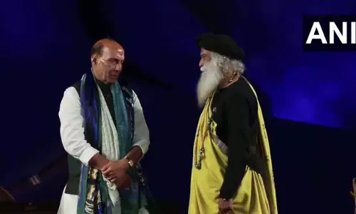 रक्षा DM राजनाथ सिंह ने ईशा फाउंडेशन की ओर से बव्या भारत भूषण पुरस्कार समारोह में विभूतियों को किया सम्मानित