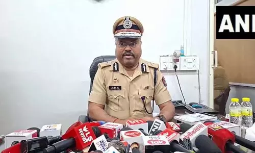 पुणे में कांग्रेस-बीजेपी कार्यकर्ताओं के बीच पत्थरबाजी, कई घायल: FIR दर्ज