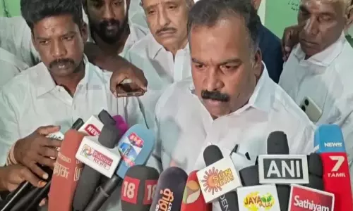हम दूसरी पार्टियों की तरह दिशा बदलने वाले नहीं हैं: DMK गठबंधन वार्ता पर मणिकम टैगोर का बयान