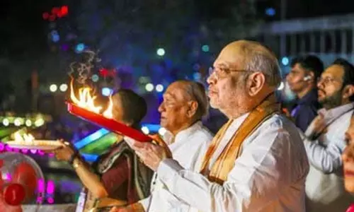 महाशिवरात्रि पर श्री शिव परिवार की शोभायात्रा में महाआरती का सौभाग्य, Amit Shah ने भक्तों को दी शुभकामनाएँ महाशिवरात्रि पर श्री शिव परिवार की शोभायात्रा में महाआरती का सौभाग्य, Amit Shah ने भक्तों को दी शुभकामनाएँ