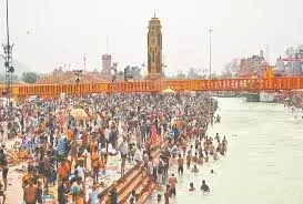 Haridwar:महाशिवरात्रि पर आस्था का सैलाब, हर-हर महादेव से गूंजा शहर Haridwar:महाशिवरात्रि पर आस्था का सैलाब, हर-हर महादेव से गूंजा शहर