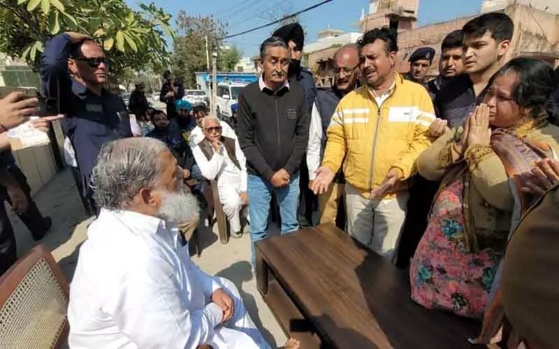 Ambala विज ने निकिता बजाज केस में पुलिसवाले के खिलाफ सख्त कार्रवाई की दी चेतावनी Ambala विज ने निकिता बजाज केस में पुलिसवाले के खिलाफ सख्त कार्रवाई की दी चेतावनी