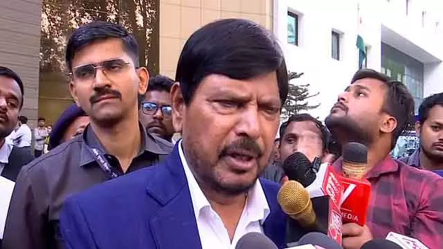 हमने तमिलनाडु में NDA गठबंधन में 10 सीटें मांगी हैं: रिपब्लिकन पार्टी ऑफ इंडिया के नेता रामदास अठावले हमने तमिलनाडु में NDA गठबंधन में 10 सीटें मांगी हैं: रिपब्लिकन पार्टी ऑफ इंडिया के नेता रामदास अठावले