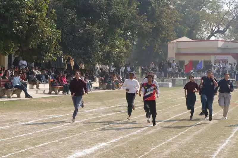 Karnal कॉलेज में 75वीं सालाना एथलेटिक्स मीट खत्म हुई Karnal कॉलेज में 75वीं सालाना एथलेटिक्स मीट खत्म हुई